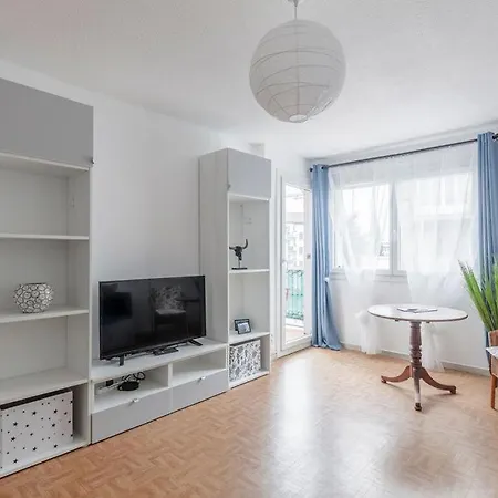 Nicolas - 2 Chambres, Balcon, Parking Prive, Clim *